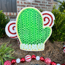 Load image into Gallery viewer, Green Mitten Christmas Cookie Garden Stake
