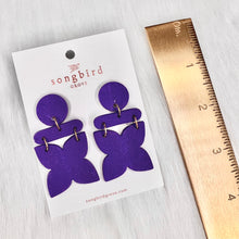 Load image into Gallery viewer, 3-Tier Quatrefoil Clay Earrings in Purple
